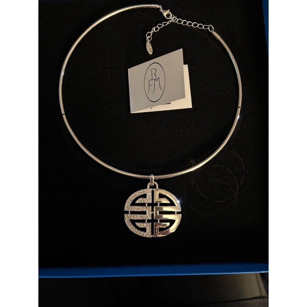 Roberto by RFM Silver Choker Necklace w/ Crystal Geometric Pendant – NWT – Boxed - Picture 4 of 10